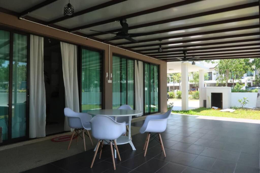 Promo Private Luxurious Nilai Vacation Home Dış mekan fotoğraf