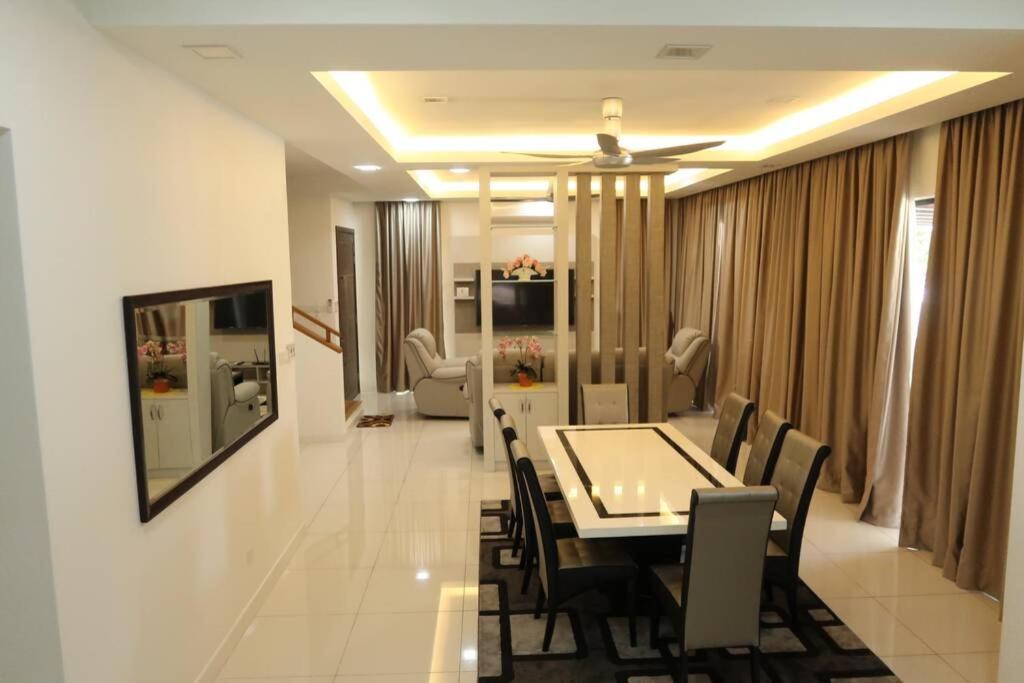 Promo Private Luxurious Nilai Vacation Home Dış mekan fotoğraf