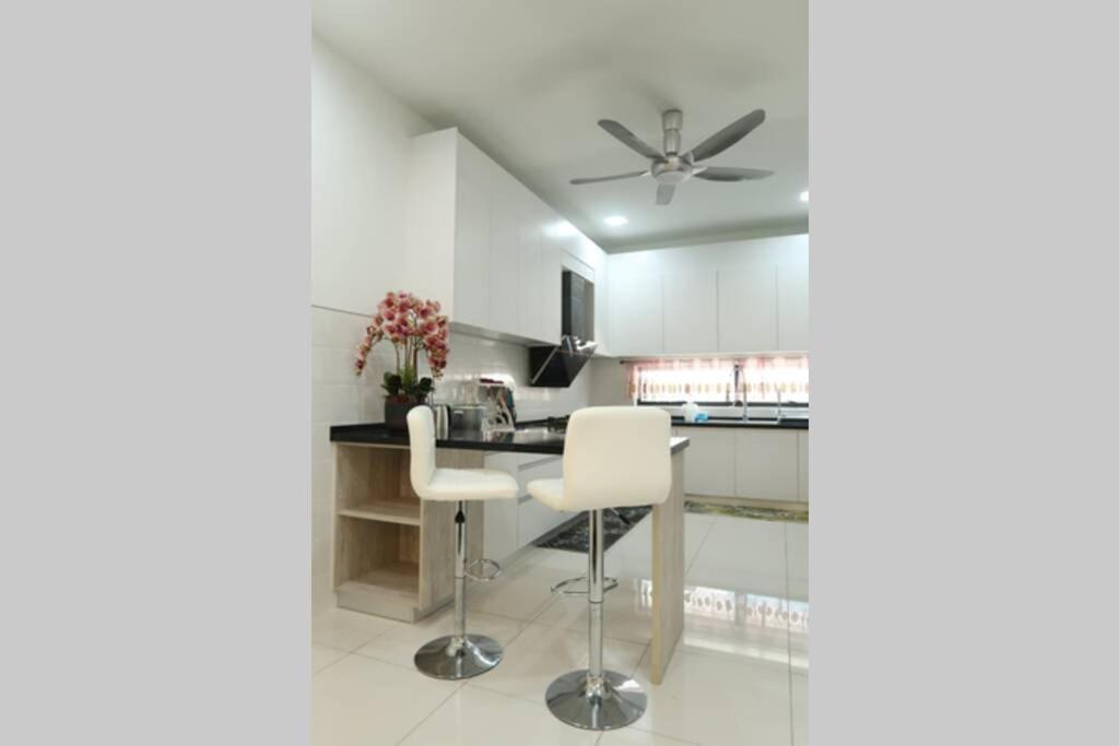Promo Private Luxurious Nilai Vacation Home Dış mekan fotoğraf